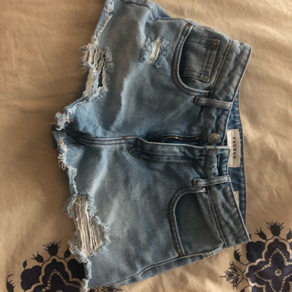 pacsun distressed denim shorts
